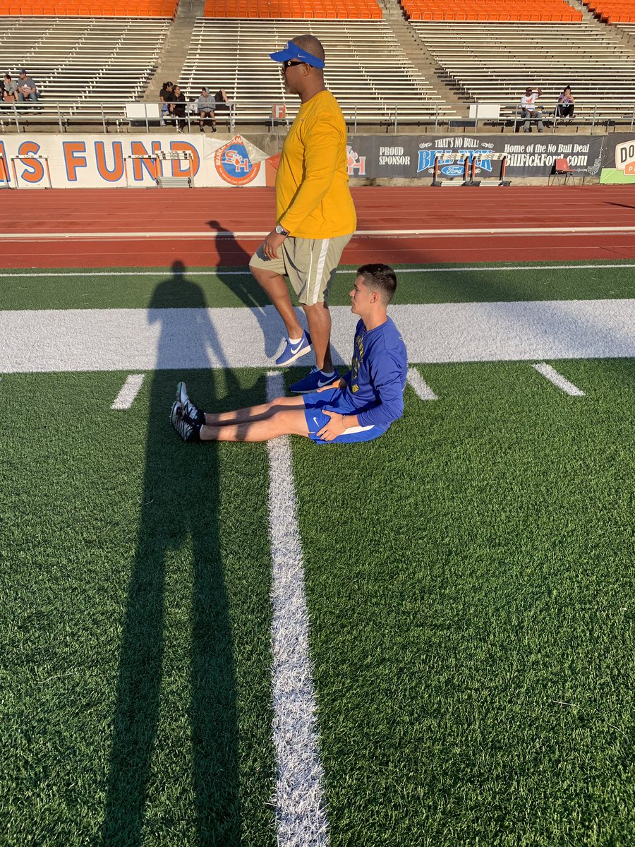 JordanGush's tweet photo. Regional track at Sam Houston State today. #youdontwork #youdonteat https://t.co/jfVRS3xIcp