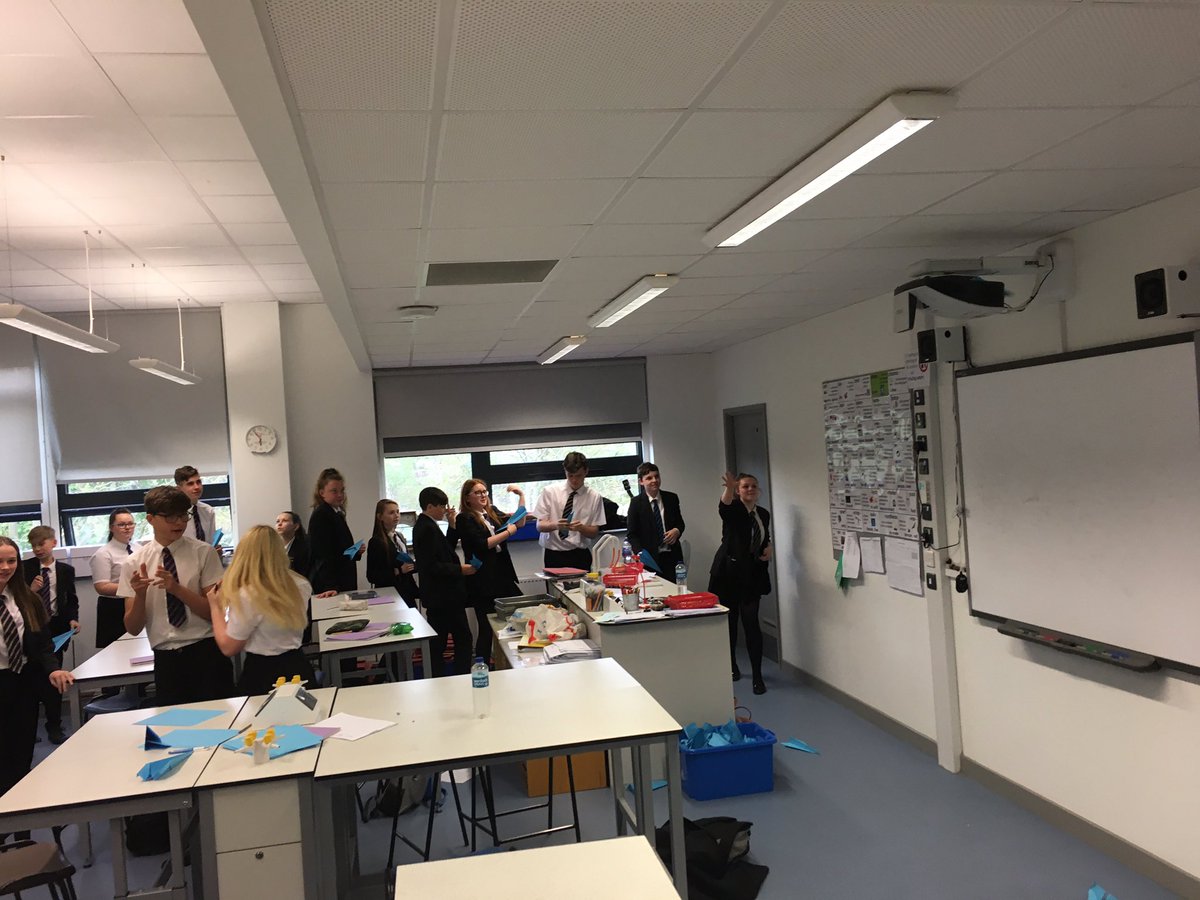 A #ContinuousImprovement #STEMActivity for Year 9 Science <a href="/SouthNottsAcdmy/">SNA</a> #PaperAeroplanes