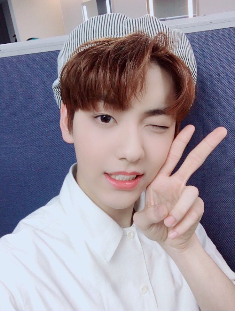 TXTUPDATES14's tweet photo. It's Soobin! Our fans' cheering for us is so so loud and fits so well. I was very surprised.
Thanks to you, I think we finished our performance very well!
Thank you for your support really! #SOOBIN https://t.co/EOBSg6qEmN