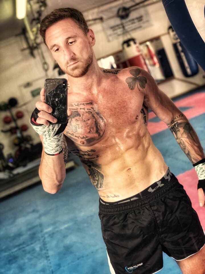 AssassinBoxing's tweet image. On weight! 

Jake Best is well into another terrific camp ahead of another big challenge in May. The south coast light middleweight takes on yet another undefeated prospect.