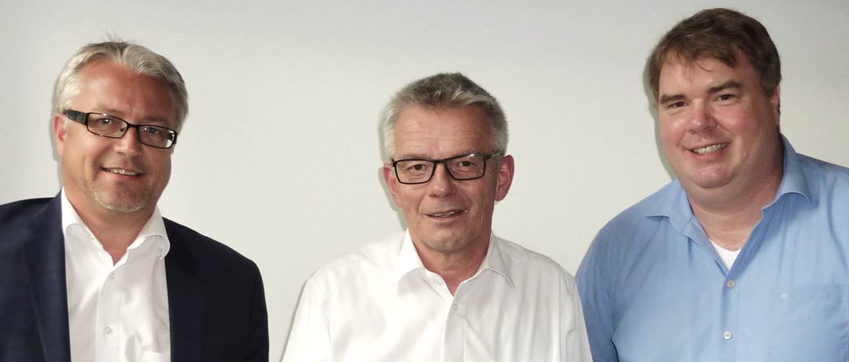 hrhartweg's tweet photo. @vdek_Presse @TK_Presse @DAKGesundheit @BARMER_Presse @TKinSH @silke_kopp: eindeutig zusammen #ausgeheckt, last but not least: besondere Grüße an Martin Schneider, Leiter der vdek-LV RLP, der sich mit den #BHCE Studierenden &amp; Absolventinnen/Absolventen auf Prof. #Hecken freute 💊 https://t.co/D6dkPPBj7x