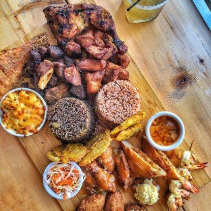 La MEILLEURE cuisine haïtienne, elle est où ?? Sur la #plazasthubert ! Voyez en quoi @Kwizinn se distingue dans cette élogieuse critique. <a href="/LeDevoir/">Le Devoir</a> 
.
.
#maplazasetransforme
ledevoir.com/vivre/restaura…