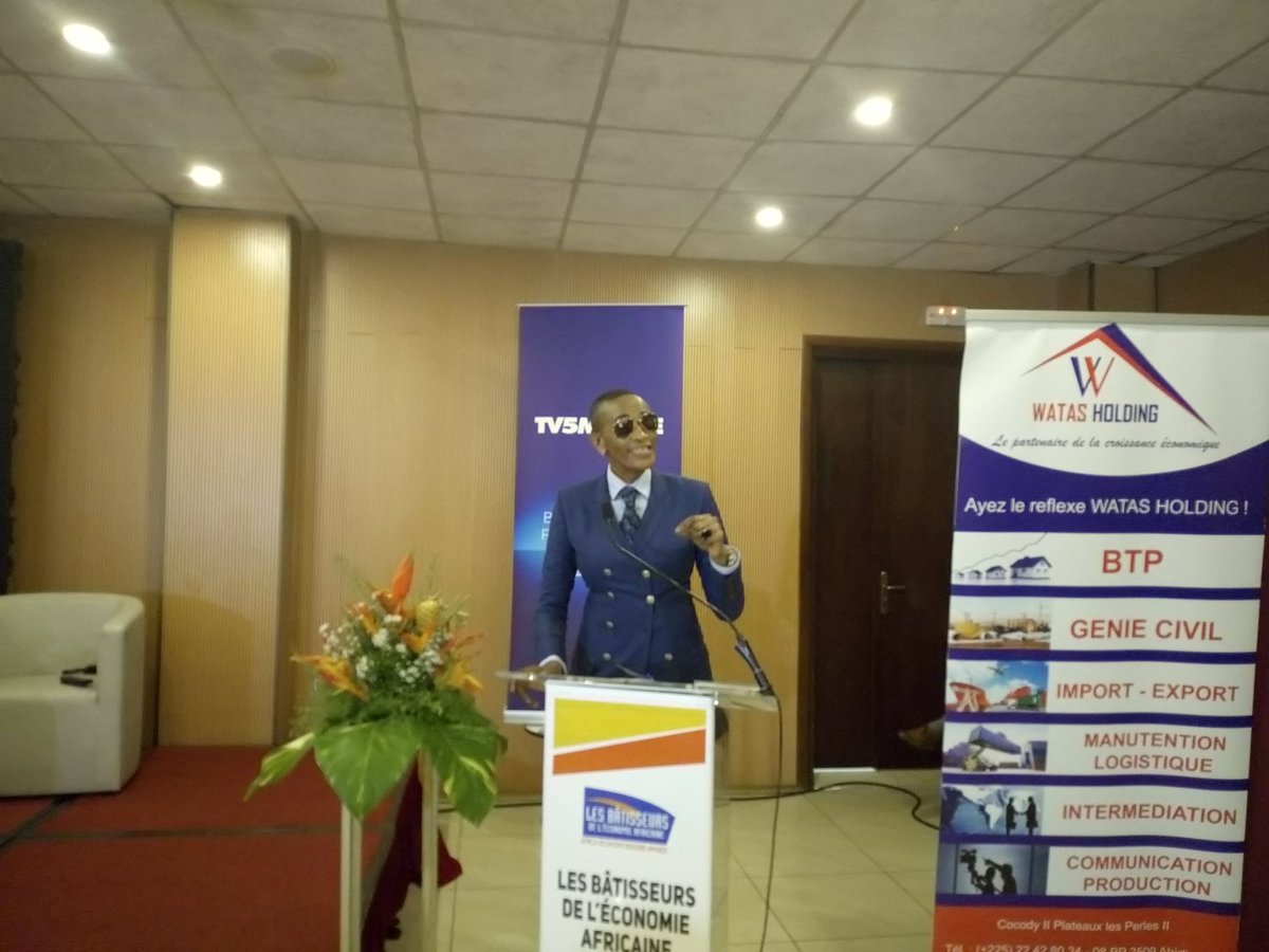 zephiringohia's tweet photo. «La terre promise c'est ici [...] c'est nous qui devons nous donner de la valeur»: Françoise PUENE, PDG du Groupe Franco du #Cameroun au forum des bâtisseurs de l'économie Africaine #AvecTV5MONDE @TV5MONDEAfrique @abrandNews @PauseDigitale #Innovation #entrepreneuriat https://t.co/IXvRYD3XSx