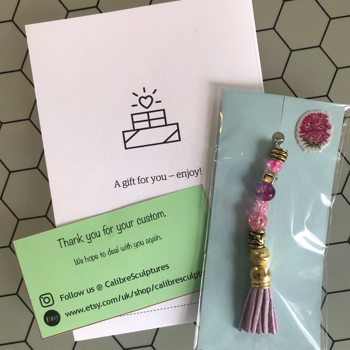 CalibreSculptu1's tweet image. Thank you for your orders this week. #etsy #needlethreader #needleaccessories #sewingaccessories #bookmark #books #reading #keyring #keychain #forsale #thankyou #SmallBusiness