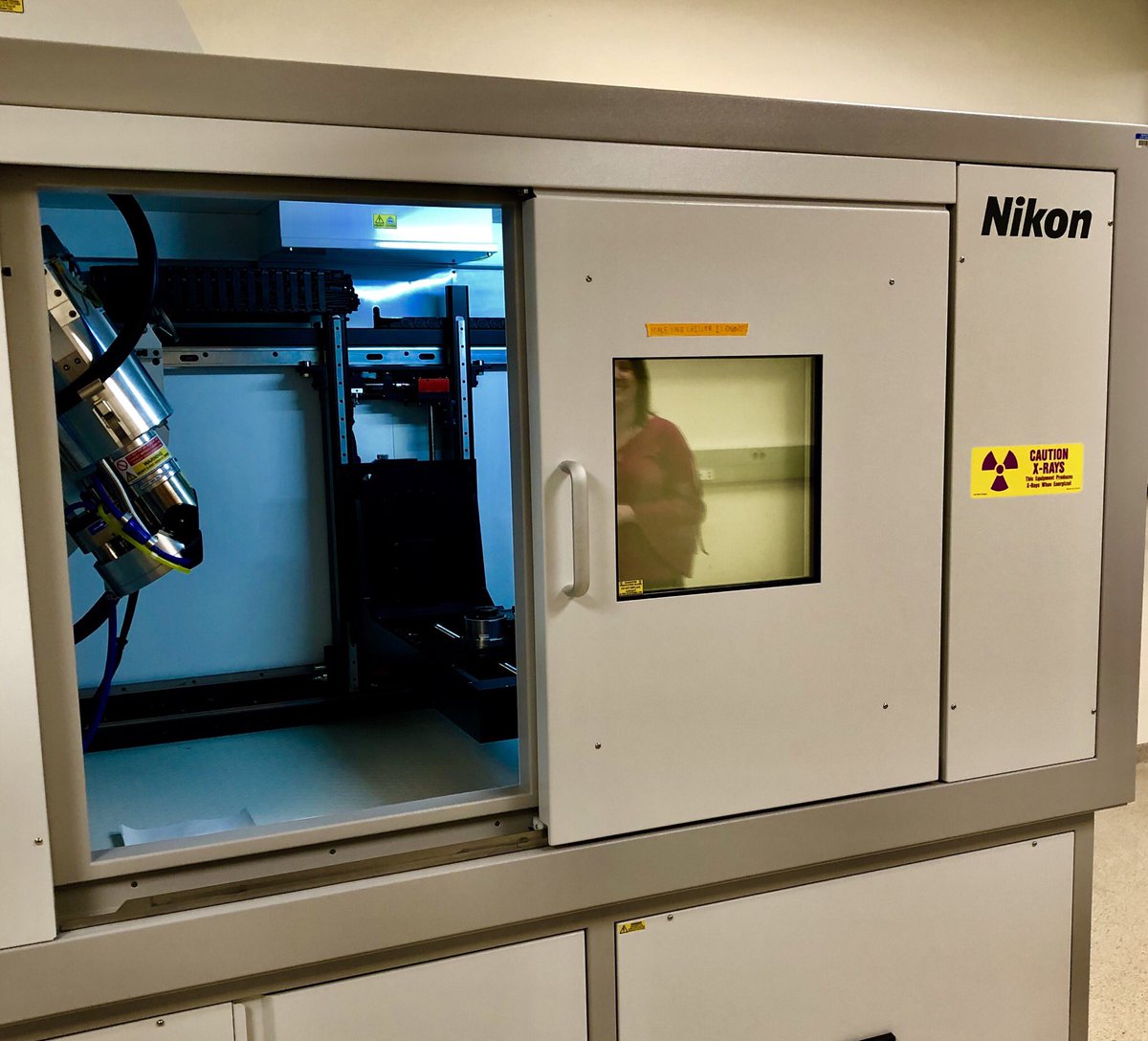 cincarvito's tweet image. Shout out to @Fullerene for the blast of info during a quick spin through #Yale Chem yesterday. Got to see a recent addition to the @yalecbic #ResearchTech portfolio- this @NikonMetrology CT. Good stuff!