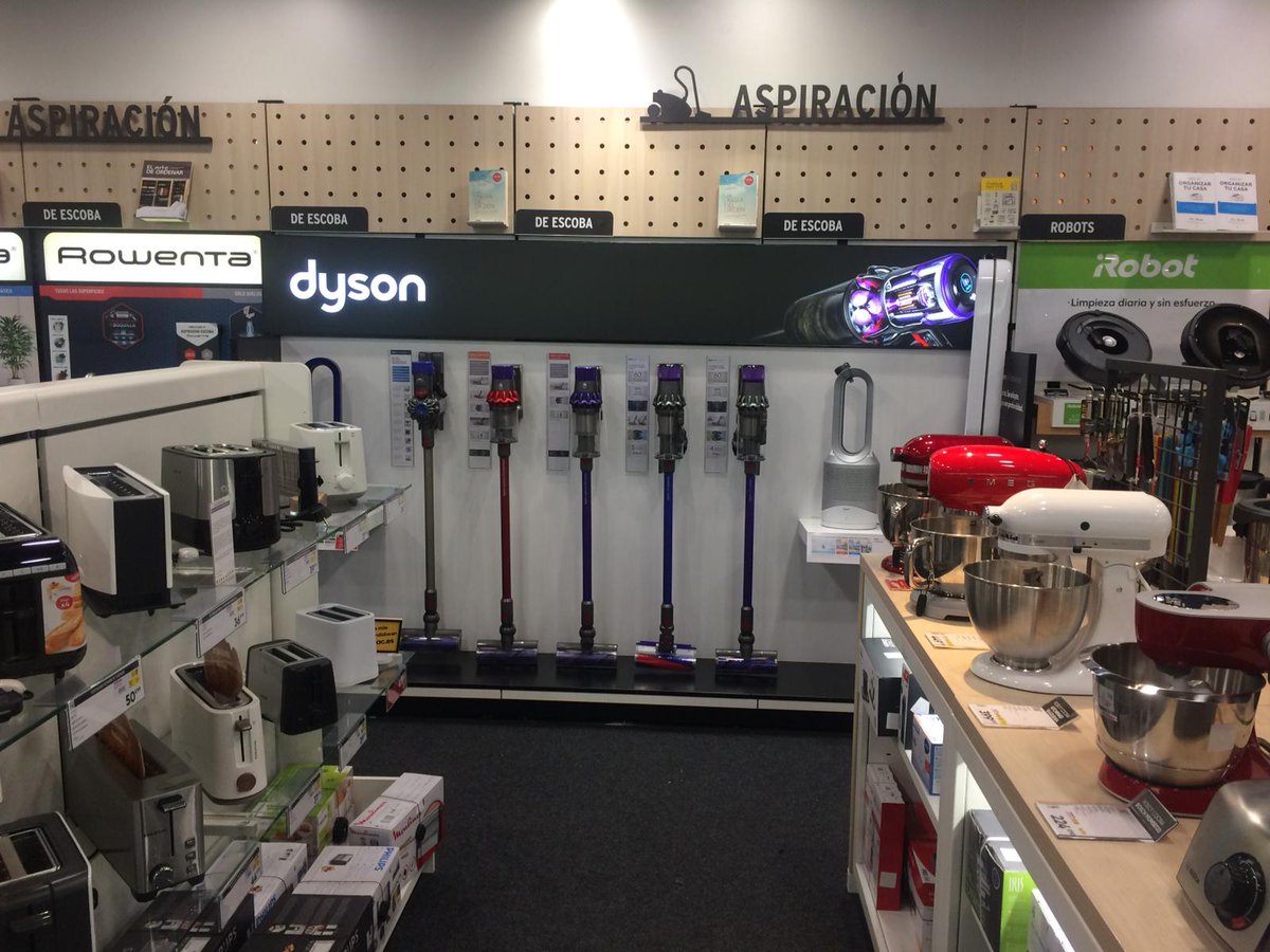 RotuserR's tweet photo. Dyson Aspiradores.
Fabricación de rótulos para las tiendas FNAC, realizados con perfileria de aluminio lacada, frontal mediante textil impreso doble pasada con banda silicona  e iluminación mediante leds. 

#rotulos #rotuser #rotulacion #leds #fabricacion #montaje https://t.co/XzLB1r2L3i