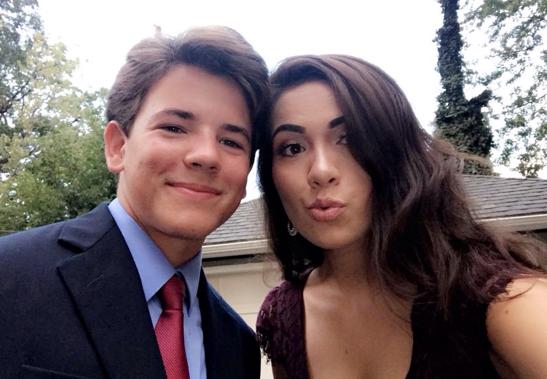 sophiamurphy_'s tweet image. happy 18th holden!! hope it’s the best, miss u! #hoco2k18 🥳🥳