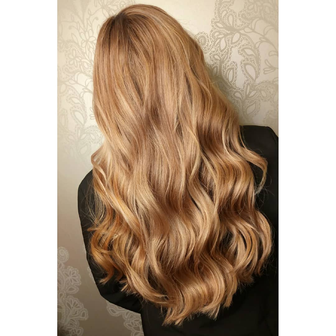 Kozma_and_Kozma's tweet photo. Do you have a heart of Rose gold? Cause weโve got the hair color to match it! Color done by Devon โญ๏ธ๐๐โญ๏ธ๐๐
#dohabeauty #qatarbeauty #dohahairsalon #qatarhairsalon #dohaspa #qatarspa https://t.co/ChjTjknZ3O