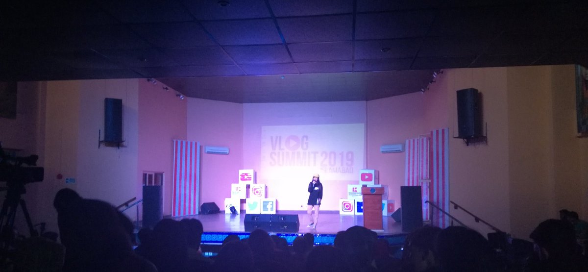 PKarabic's tweet photo. قمة التدوين المرئي #VlogSummit في #إسلام_آباد حضر فيها مدونون محليون وعالميون شاركوا تجاربهم في التدوين المرئي في #باكستان، خصوصا أولئك الذين يقومون بجولات سياحية، كما حضر فيها نائب بعثة سفارة #الصين "ليجيان زاو"، والهدف من القمة نشر الوعي التدويني والسياحي ونقل تجارب المدونين. https://t.co/Nef0z0ZE9Y