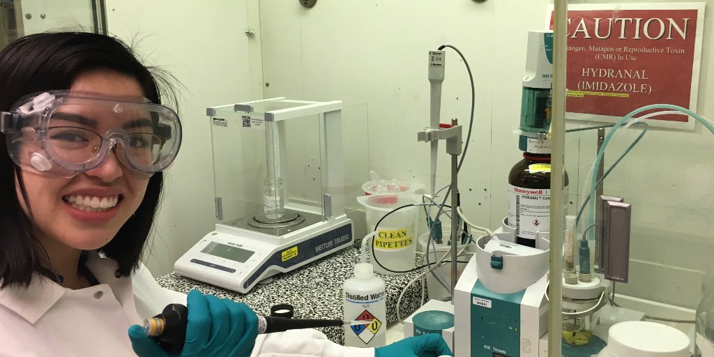 DrexelMaterials's tweet photo. What are you doing on co-op?🔬 #DrexelMaterials BS student Arianna Rivera is @SolvayGroup in coatings, working on paint formulations, studying #polymers, formulating #paints &amp; testing #performance. Here she's learning to do a Karl Fischer titration. #AmbitionCantWait @Steinbright https://t.co/8AXtuLkXsK