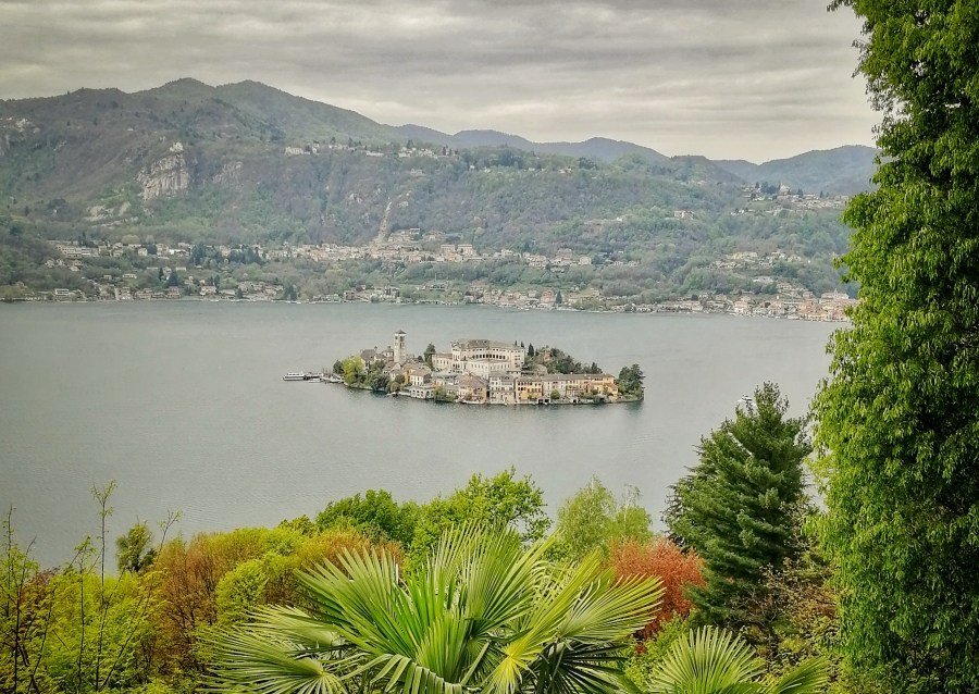 La magia di Orta San Giulio e del Sacro Monte mylifeintrek.it/orta-san-giuli…