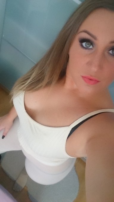 W&uuml;nsche euch einen geilen Freitag 🥳 Endlich beginnt das Wochenende 😊  https://t.co/mOTREPaRXP   Schon<a href="/tag/blond"class="tags"><span>#blond</span></a><a href="/tag/weekend"class="tags"><span>#weekend</span></a><a href="/tag/camgirl"class="tags"><span>#camgirl</span></a><a href="/tag/versaut"class="tags"><span>#versaut</span></a><a href="/tag/freitag"class="tags"><span>#freitag</span></a><a href="/tag/geil"class="tags"><span>#geil</span></a>