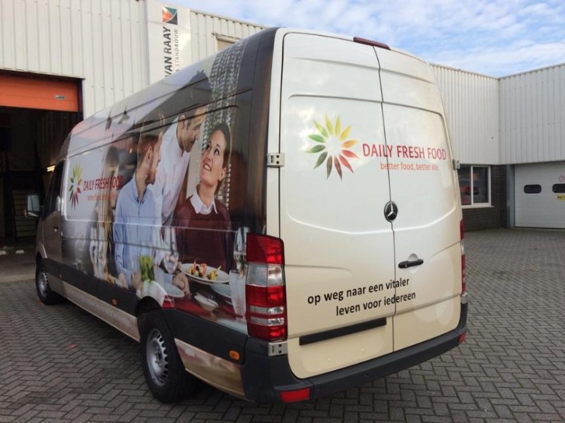 Op maandag 20 mei zijn wij te gast bij Daily Fresh Food In Geleen. Op deze dag krijgen wij een indruk wat het bedrijf allemaal doet op voedingsgebied en wat er voor komt kijken voordat het bij de klant is! 
Voor meer info ga naar: k-o-b.nl