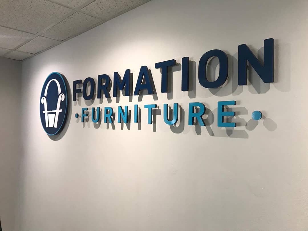 EliteSigns's tweet image. #FormationFurniture's new #interiorsign adorning the #reception area wall. This matches the #exteriorsign with the @rolanddguk #printed #Metamark #colourmatched #vinyl and matching #logomat 

@NewRealmWorld @printmaxuk @metamarkuk