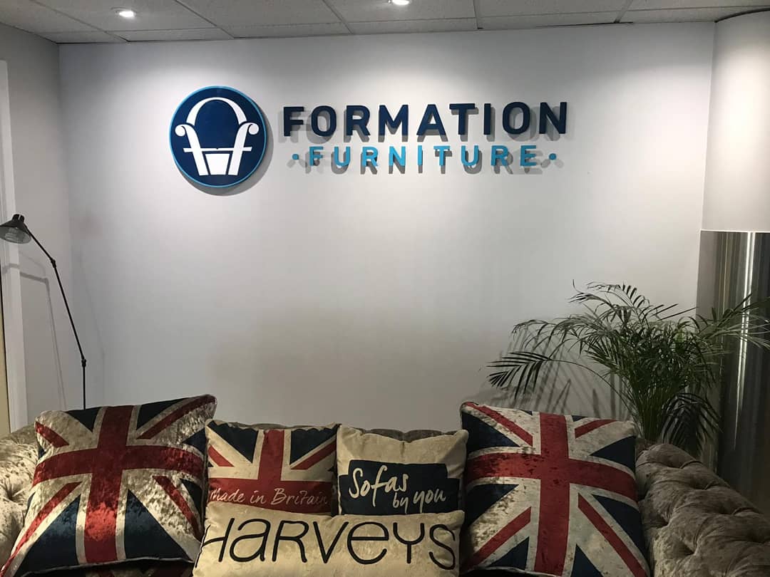 EliteSigns's tweet image. #FormationFurniture's new #interiorsign adorning the #reception area wall. This matches the #exteriorsign with the @rolanddguk #printed #Metamark #colourmatched #vinyl and matching #logomat 

@NewRealmWorld @printmaxuk @metamarkuk