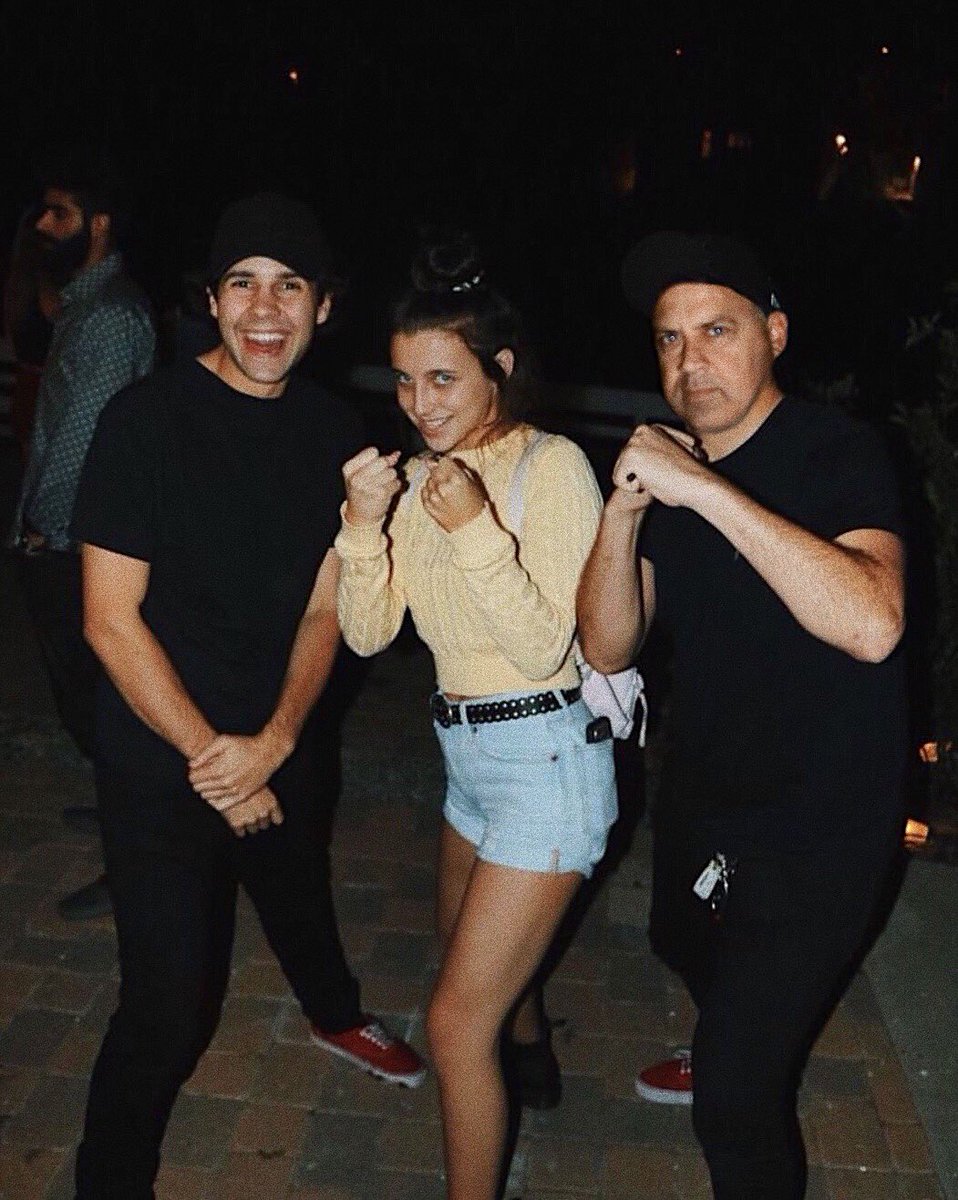 unclebubblegum's tweet photo. Thanks for the memories @DavidDobrik and thank you to the vlog squad for being so awesome. You all are truly dope. The memories we shared this past weekend were enough to last a lifetime 🤠 #coachella⁠ ⁠ #vlogsquad #dobrik #daviddobrik #emmachamberlain https://t.co/wiMyHA3pJb