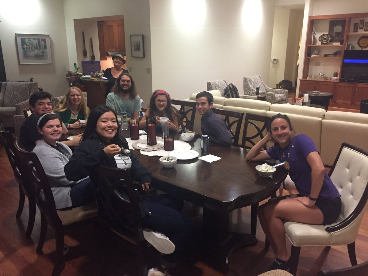 How do you top 🥞 for dinner &amp;🍨 bar? You watch <a href="/MichaelEWebber/">Michael E. Webber</a> ‘s new documentary “Thirst for Power”! Gr8 finish 2 our <a href="/LSU_Honors/">Ogden Honors College</a> book club.