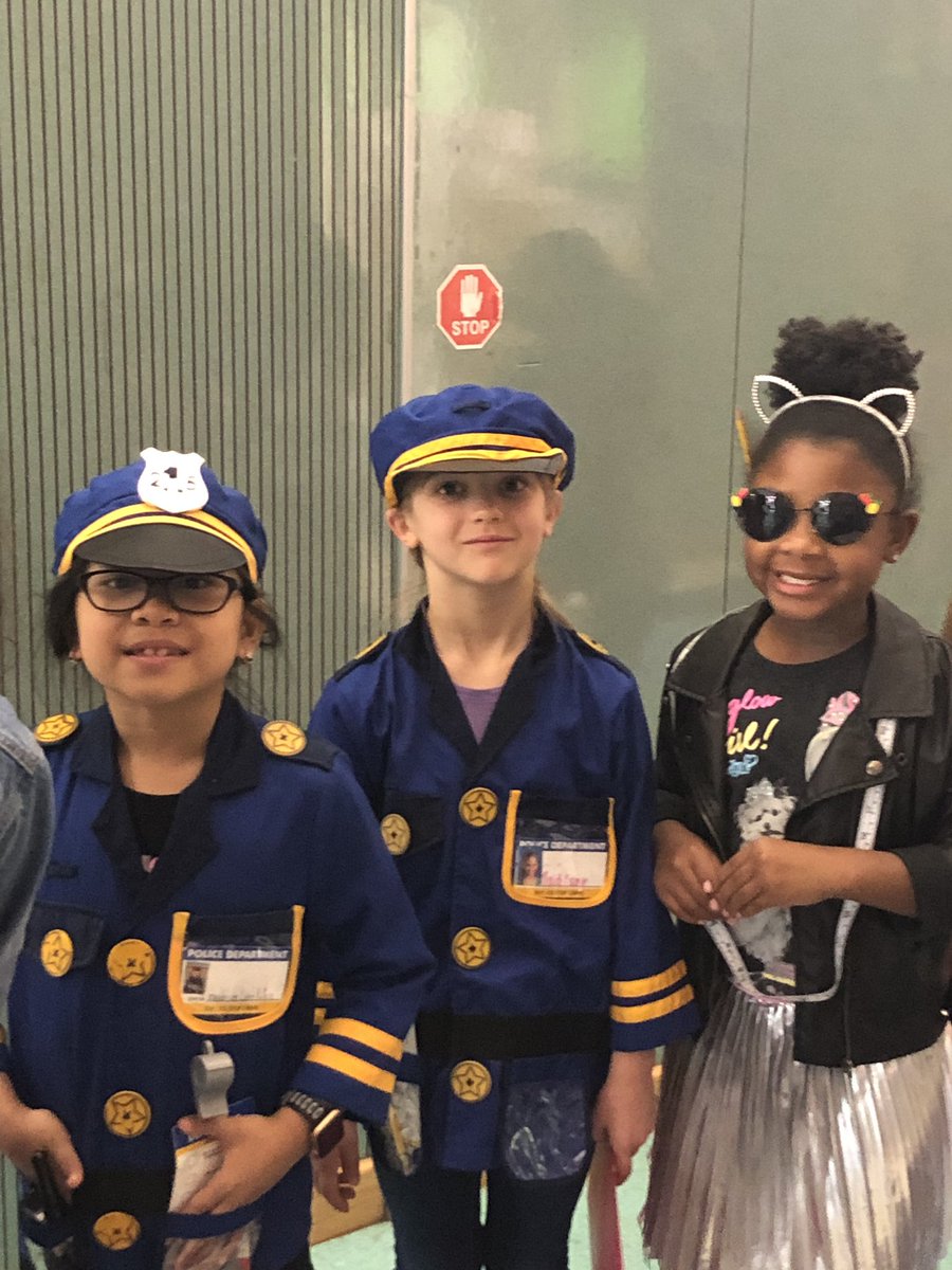 JordanMDawn1's tweet photo. We are future ready at Rockbrook Elementary! #rockbrookscholars https://t.co/lcJuq0REDP
