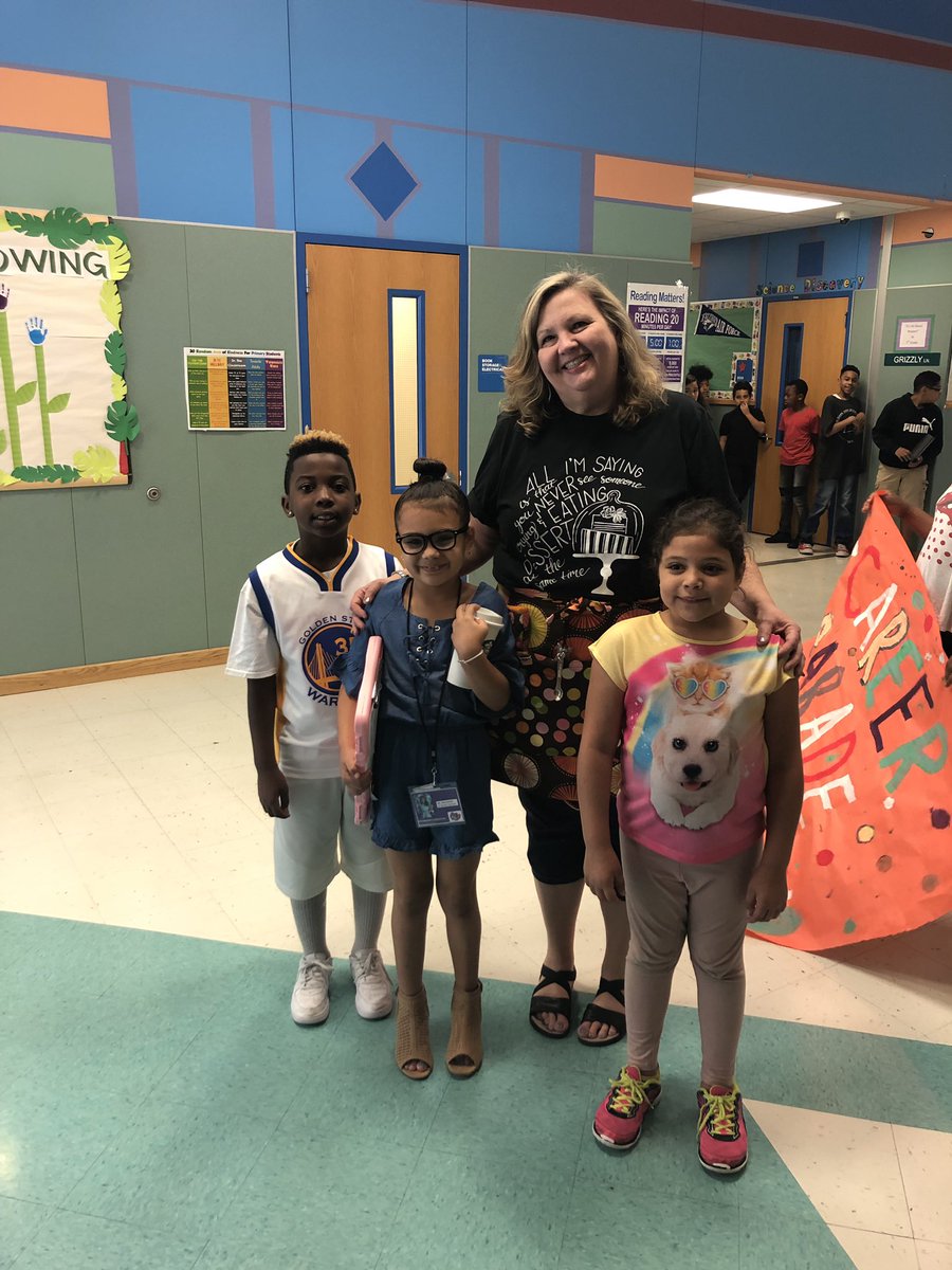 JordanMDawn1's tweet photo. We are future ready at Rockbrook Elementary! #rockbrookscholars https://t.co/lcJuq0REDP