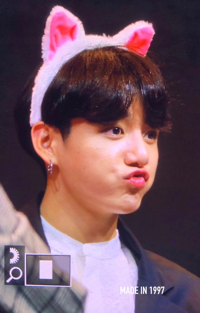 madein1997_jk's tweet photo. 190426 미화당 
#정국 #JUNGKOOK #BTS #BBMAsTopSocial BTS @BTS_twt 랜덤짤 https://t.co/rC4c77Gq75