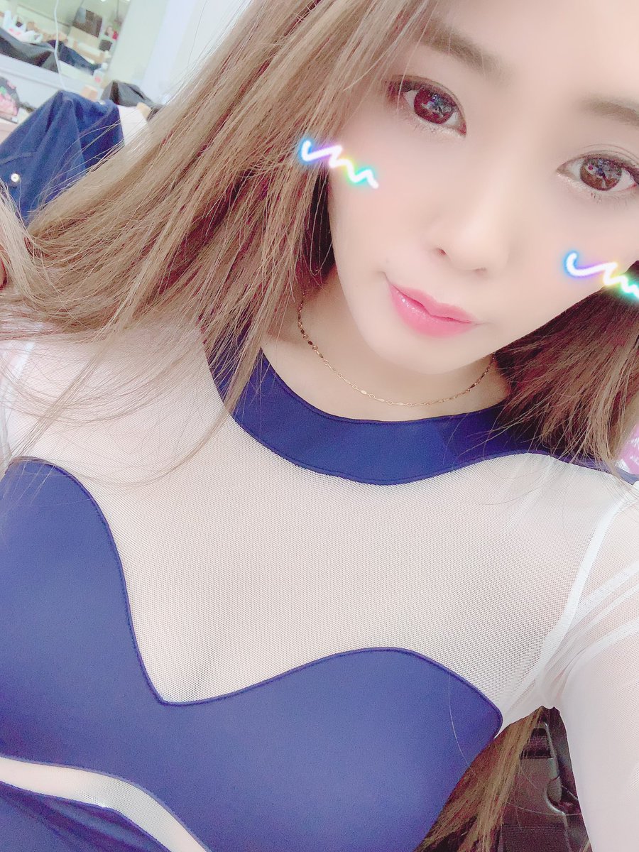 umi1733's tweet photo. リアライズシューティングありがとうございました＾＾
初めての方もたくさん撮って頂いて嬉しかったです(^^)いつものみんなも平日なのに駆けつけてくれてありがとう😭❤️ https://t.co/McgIR0mTMl