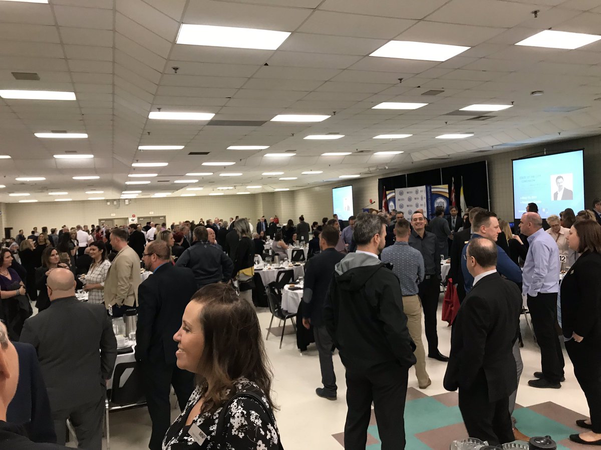 Premier of Manitoba Brian Pallister speaking to the Brandon Chamber of Commerce yesterday at the State of the Province address. Great to see a huge turnout for this event. @Brian_Pallister @BdnChamber <a href="/BMO/">BMO</a>