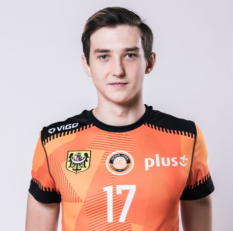 KS_CuprumLubin's tweet photo. Miło nam poinformować, że Jędrzej Gruszczyński został powołany przez trenera Vitala Heynena do Reprezentacji Polski! 💪🔥🏐.
Powołanie do kadry U-21 wcześniej otrzymał Bartłomiej Zawalski 💪 Brawo #Miedziowi! 🇵🇱
#dumnizMiedziowych #goPoland https://t.co/QgsOxAmeGj