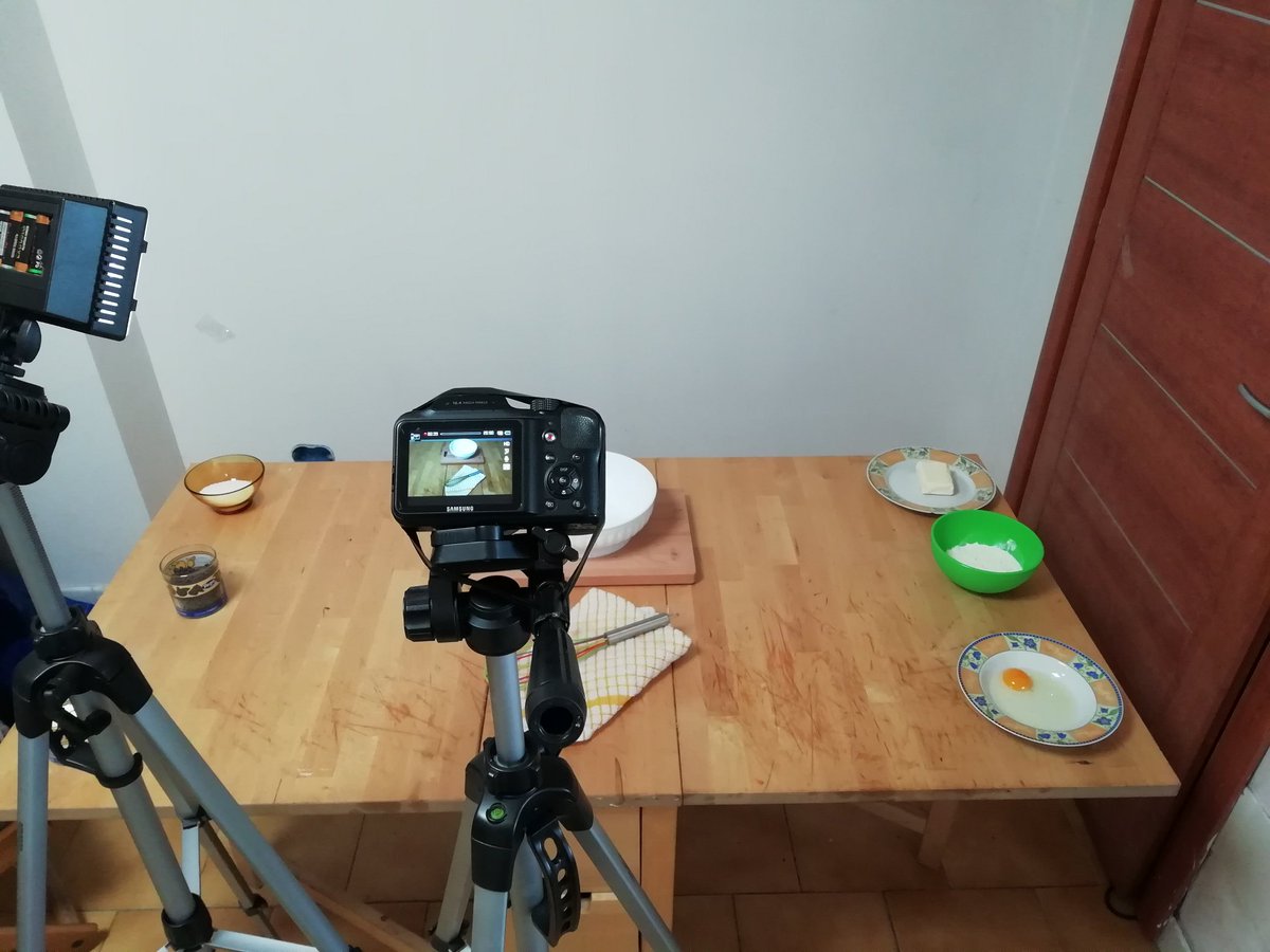 incucinaconchef's tweet photo. Il #set della video-ricetta di domani, ma set di una settimana fa.... Non so perché ma ci piace un sacco questa foto! https://t.co/TBCBjIzXpq