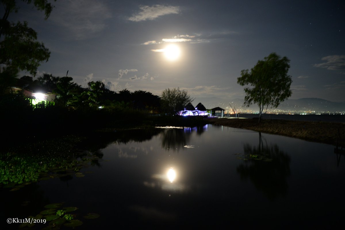 fredkwesiga's tweet photo. It is only until one travel that they will come to appreciate how beautiful the universe is.
Photo Credit: Keith.
#traveladdicts #REACT2019 #Travel #Burundi #Moonlightmoments https://t.co/U0o4gr9ZBE