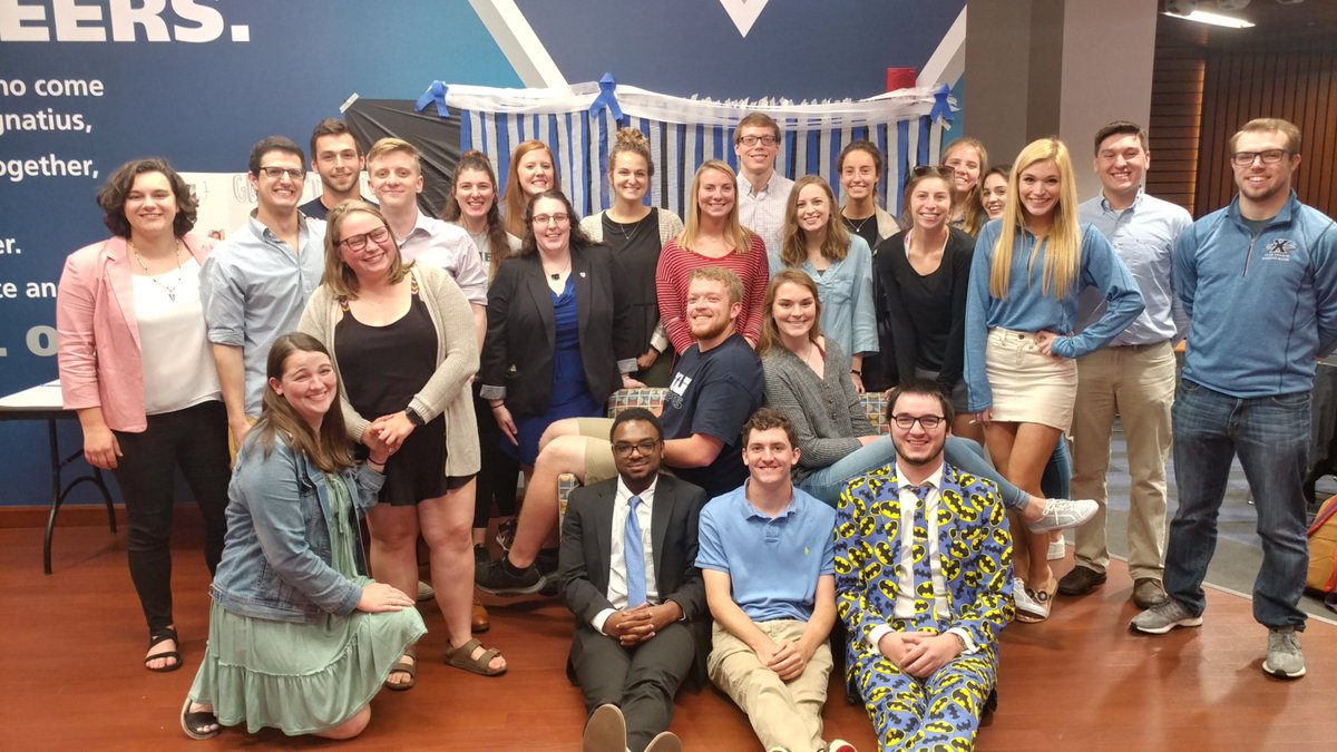 XavierRecSports's tweet photo. Wowzah, look at this handsome looking group! So proud of our seniors and all they have and will continue to accomplish. Never forget you'll always have a home here in Recreational Sports! https://t.co/1ibDJikCO9