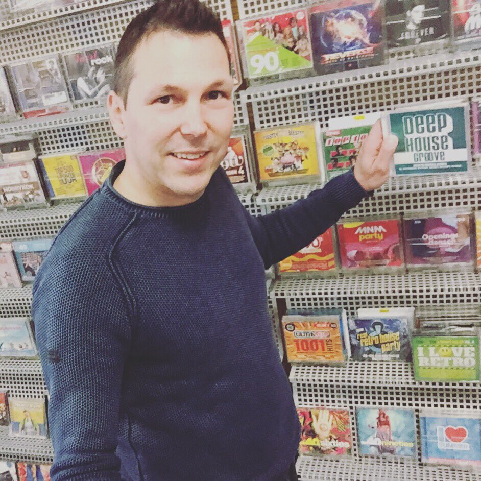 DJMichaelFall's tweet photo. Me, #SnoopDogg &amp; #LostFrequencies on this 2CD! My single #MillionYears in the #Bastixs #Remix is available on this great Cd #DeepHouseGroove from #Zyx #Records #Germany #single #MichaelFall #Music #Dance #House #Club #Music #2019 #release #Belgium #Festival #Mainstage #Deephouse https://t.co/jPBPlm3M8A