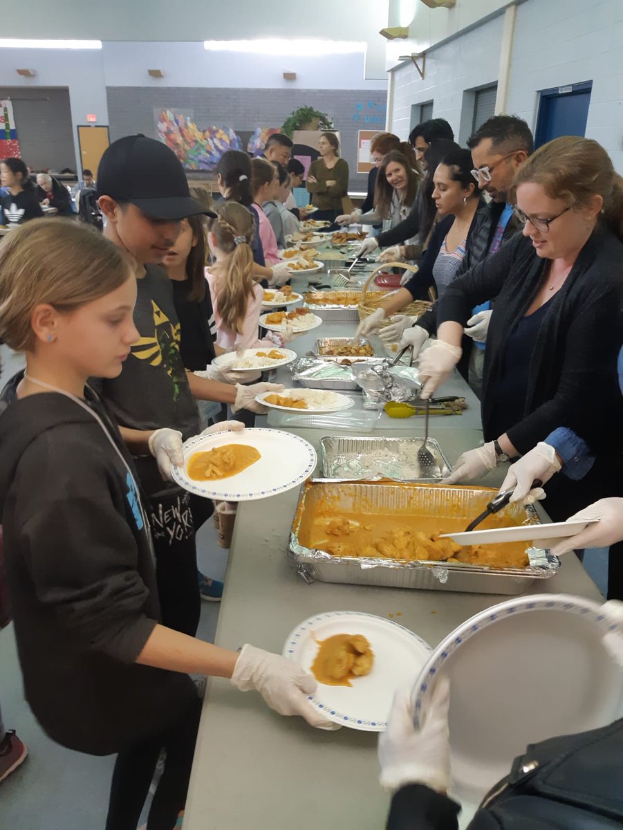 flemingdonpm's tweet photo. Our monthly Food and Friendship event took place yesterday at Valley Park Middle School. We had over 150 people in attendance. We are inviting you to join us for May's Food and Friendship. #FPM #FoodAndFriendship #2ndHarvestTO #FoodRescue #EGBrickWorks #COBSBread #EpiBread https://t.co/e0O735cSdF