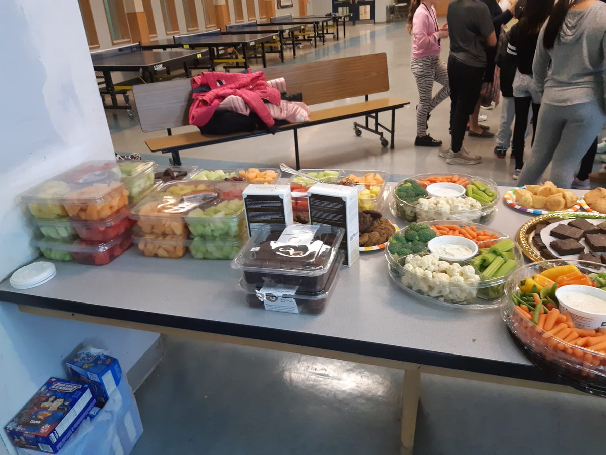 flemingdonpm's tweet photo. Our monthly Food and Friendship event took place yesterday at Valley Park Middle School. We had over 150 people in attendance. We are inviting you to join us for May's Food and Friendship. #FPM #FoodAndFriendship #2ndHarvestTO #FoodRescue #EGBrickWorks #COBSBread #EpiBread https://t.co/e0O735cSdF