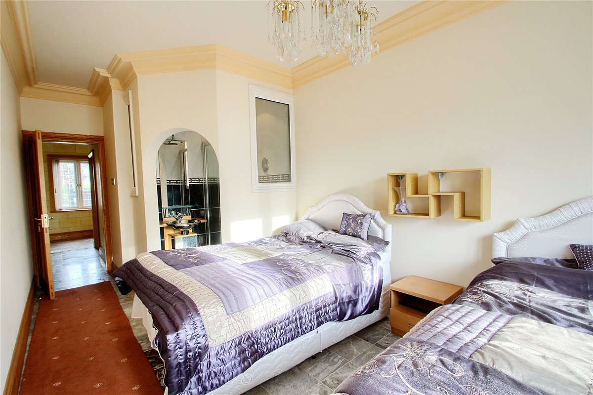 🛌 Six+ Bedrooms
🛁 Five Bathrooms
🌳 0.75 Acre Private Plot

This marvellous detached house on Darlington Road in Hartburn has been fine-tuned for large families.

Take a look at the property on our website, then call 01642 355000 to arrange a viewing.

michaelpoole.co.uk/properties/121…