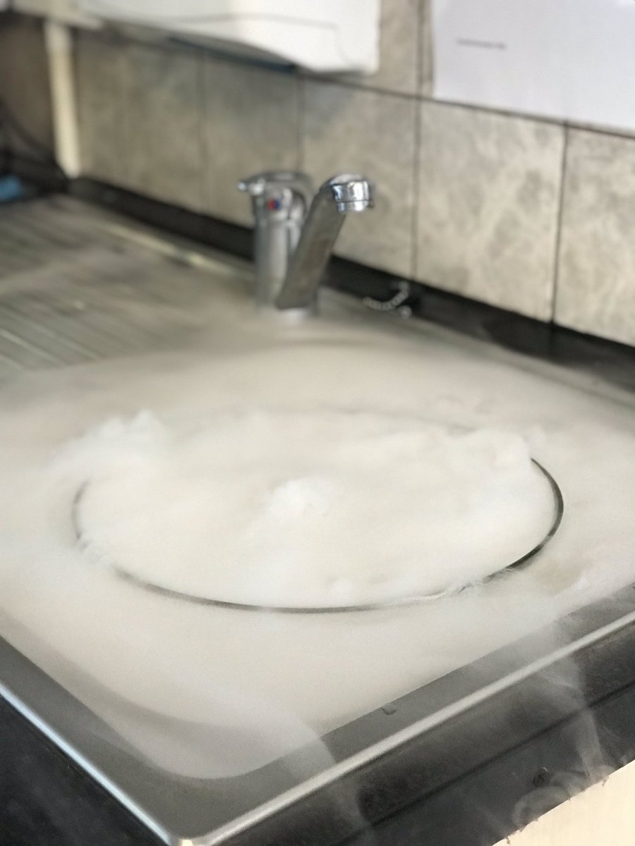 ICanTeach_uk's tweet photo. Great fun with a bucket load of dry ice and 200 science-loving, potion thirsty year 4s at @OcklyngeSchool this afternoon including my own superstar scientist daughter Holly #scienceontheroad #STEMontour #funclearingup https://t.co/MiNLYr6ono