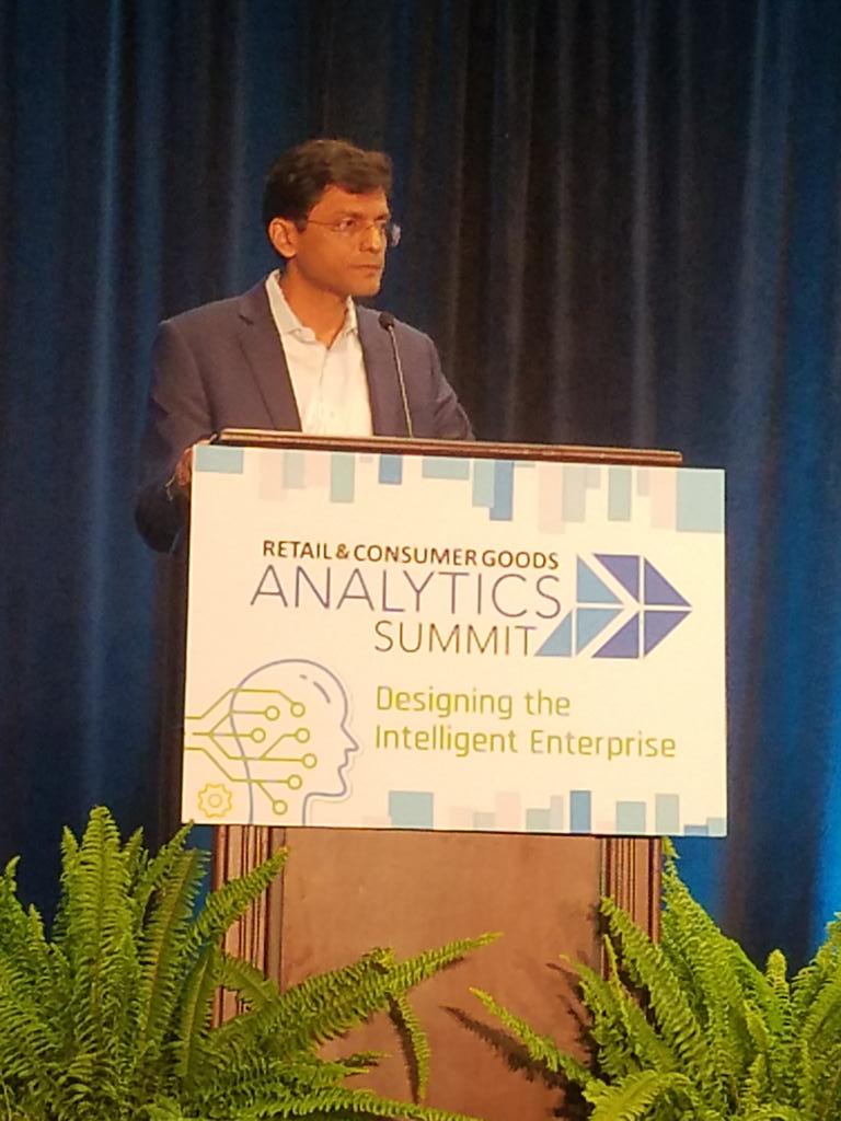 SimoneKnaap's tweet photo. Pranay Agrawal of @fractalites introduces the #RCAS19 day 2 keynote. @CGTMagazine https://t.co/C32VIVtb3H