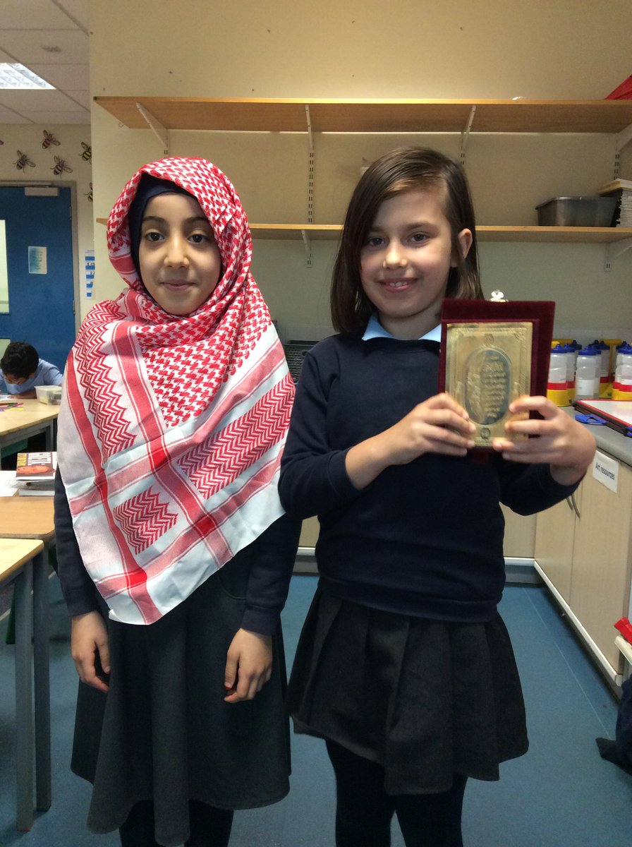 Missbudsworth's tweet photo. More pictures of class 3B trying on the Islamic clothing and loving the objects. https://t.co/EMZKRYJsVg
