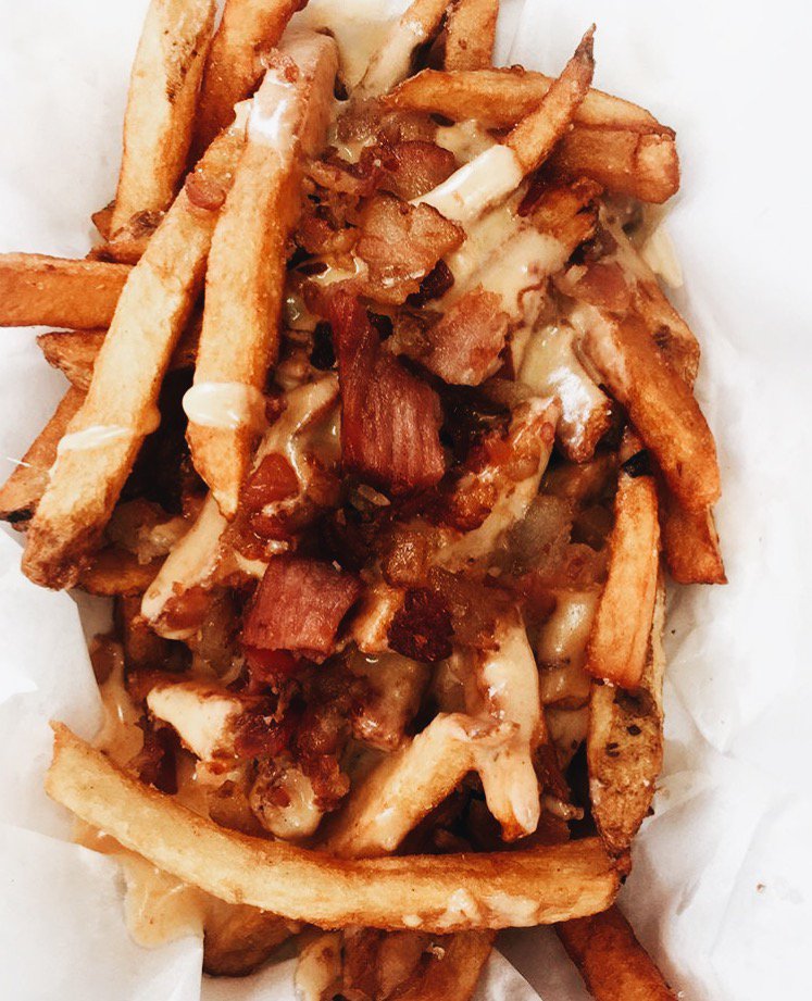 grillchasers's tweet photo. What day do potatoes hate the most?

Fry-day! 🍟

#TGIF https://t.co/npCt9SrAMM