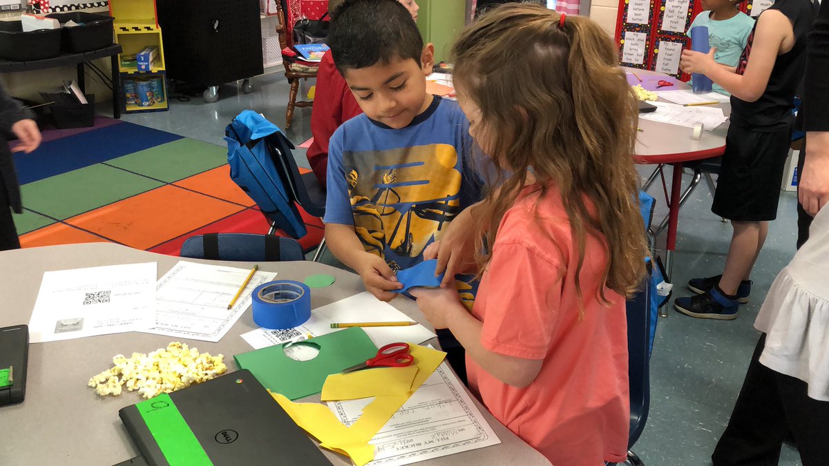 hpelem's tweet photo. These 2nd graders @hpelem are planning, designing, and building the perfect containers for their popcorn. 🍿 They then used Flipgrid to explain the engineering process. #hpstem #TakeChances @MSCSTrojans https://t.co/9Mp9b3LhiX