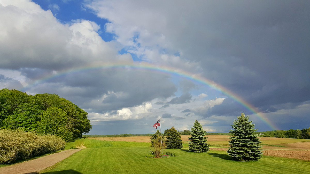 NWSTwinCities's tweet photo. For those of you upset about this upcoming winter system, here's an assortment of photos to remind you of happier times. We suggest enlarging, printing, and taping them over your house windows for the next few days. ;) https://t.co/7vMIc3bs0T