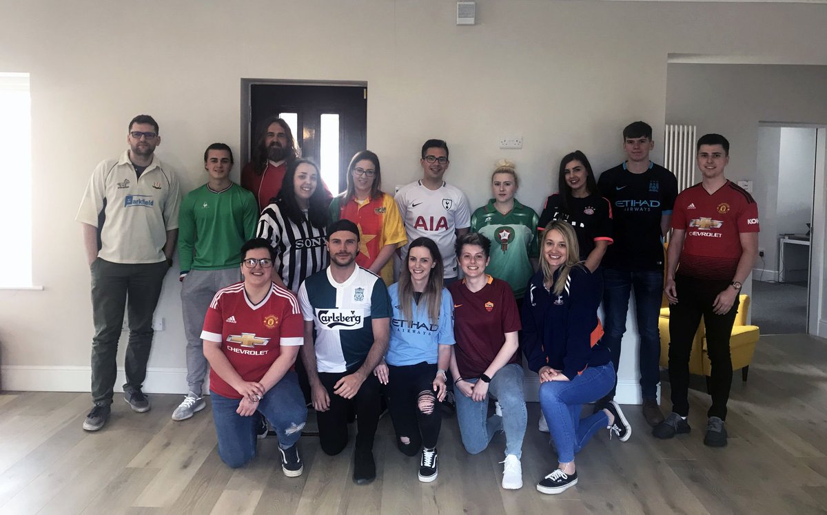 itas give a shirt about beating bowel cancer!
Massive well done to the team today, we had such a good turnout of new and retro shirts! So far we have raised £98.75 inc gift aid. Please donate whatever you can, every little helps: bit.ly/2GyR5Ru #FootballShirtFriday