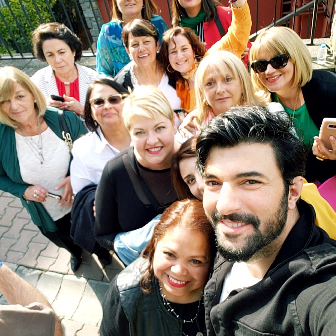 IncondporEngin's tweet photo. Estamos felices por @CarmenG04023919, quien estuvo con nuestro actor favorito #EnginAkyürek en la celebración de su cumpleaños 👏👏👏 https://t.co/i6pHXiBkNd