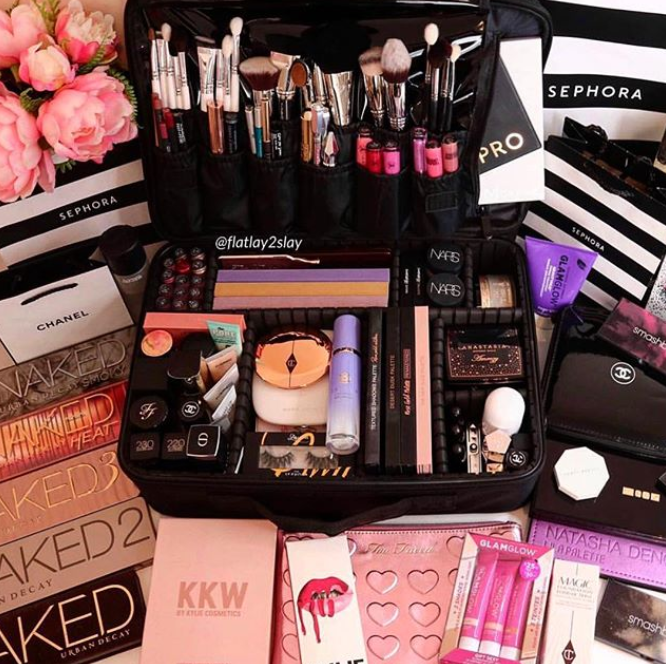 YouCamApps's tweet photo. Gangs all here and so is the weekend 🎉🙌
@flatlay2slay #urbandecay #urbandecaycosmetics #naked2palette #nakedpalette #sephora #sephorapro #charlottetilbury #dior #diormakeup #kkw #kkwbeauty #kyliecosmetics #toofaced #glamglow #chanelbeauty #nars #narsissist #smashbox #benefit https://t.co/4GS82Br8j4