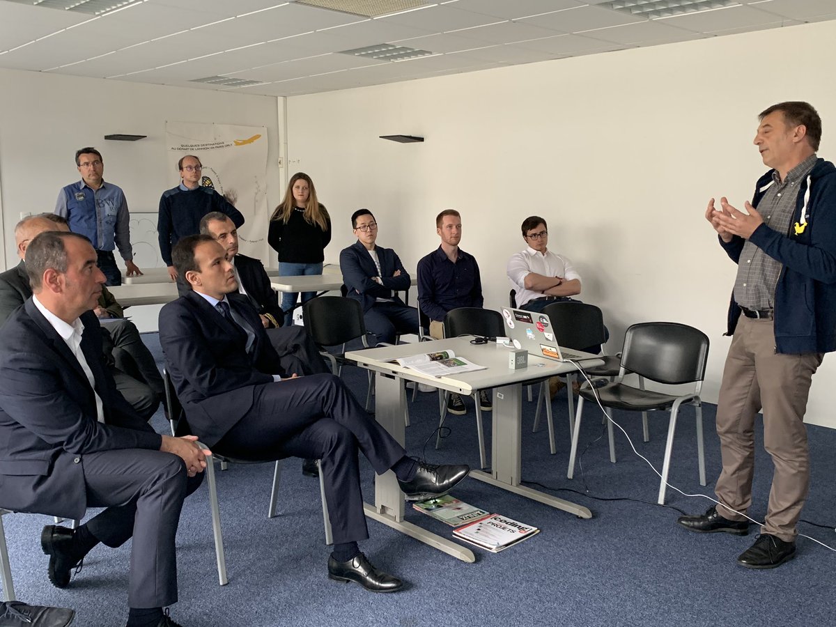cedric_o's tweet photo. Révolutionner la gestion des réseaux de transports et de l’énergie : c’est la belle performance réalisée avec succès par @DCbrain_feed, devenu un acteur incontournable de la gestion des réseaux. Heureux de rencontrer ceux qui ont contribué à cette réussite à #Lannion #IA https://t.co/jO9wlGQ3OY