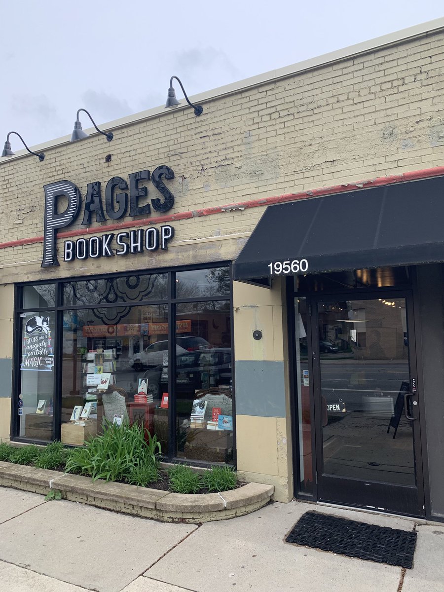 Detroitpworg's tweet photo. Just left Creative Mornings at Pages Bookshop in #Detroit! We updated staff on our Mini-Grants. Pages wants local writers to approach them for readings at their venue! Great space on Grand River & Evergreen https://t.co/VTtBlncHD8