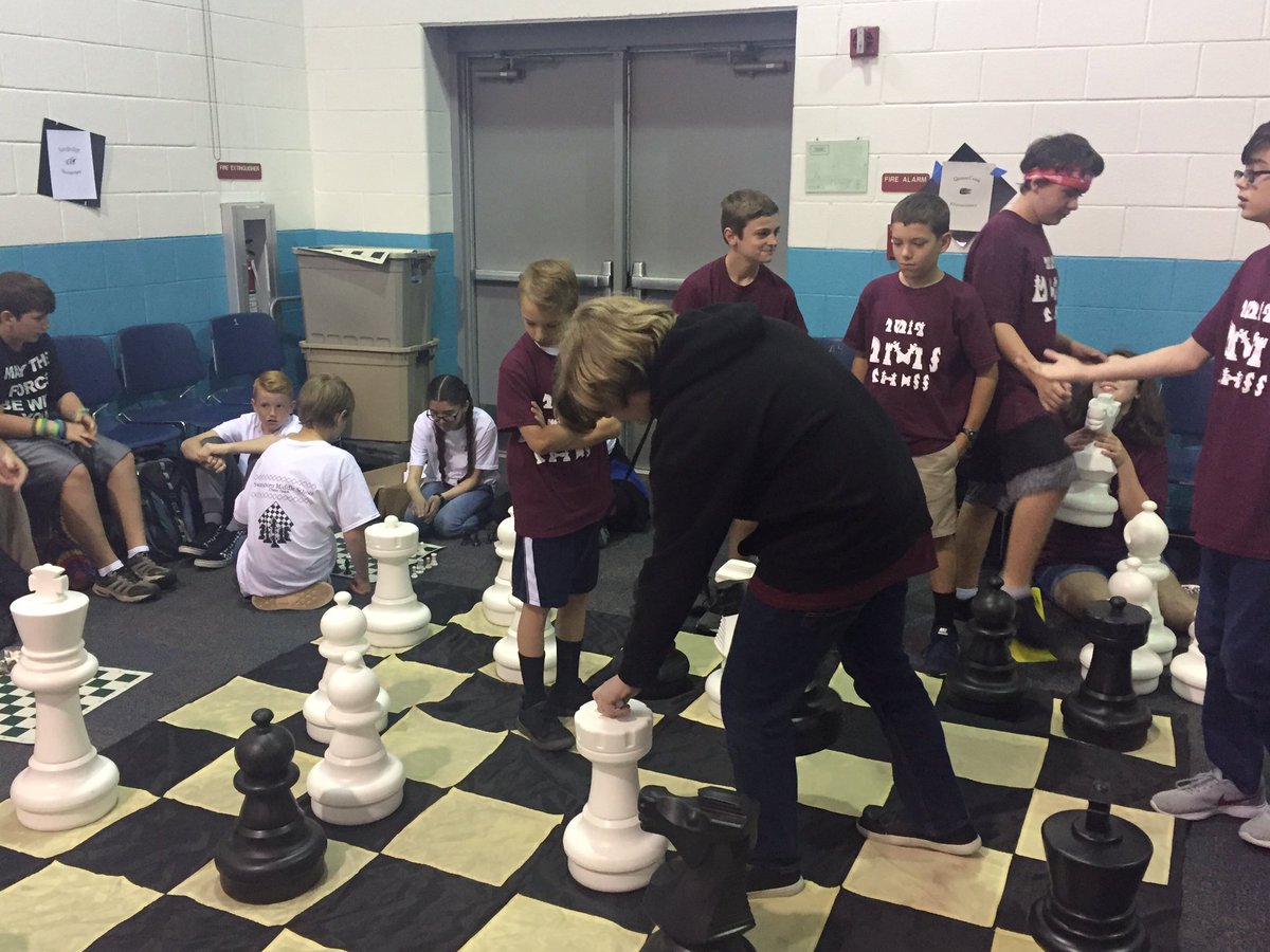 #OCSFrameworkFriday in full effect at the <a href="/OnslowSchools/">Onslow County Schools</a> middle school chess tournament. Enrichment and extension are important parts of differentiating learning #OnslowAIG #OnslowChess