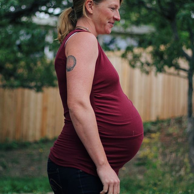 MaternitySewing's tweet photo. It's so nice to have a really basic shirt to wear when you're pregnant. With a little bit of hacking (that we explain on the blog this week!) you can take any t-shirt pattern and hack it into a maternity shirt!
What do you think, would you feel comfortab… https://t.co/OuQ6LK7kLR https://t.co/251YZYJzLX