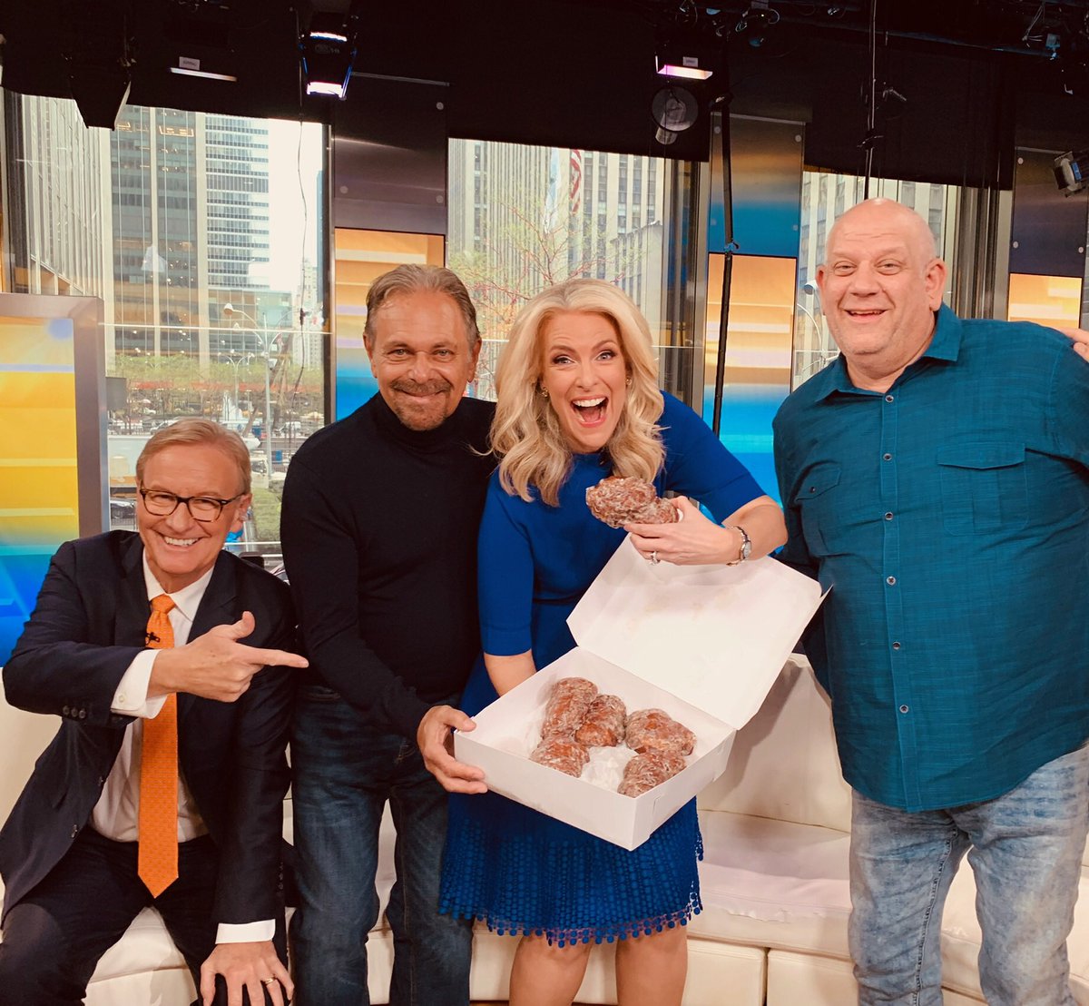 JaniceDean's tweet photo. You guys know how much I love #applefritters! My friends @retro411 @KINGOFCOMSENSE @leedavis303 brought me the BEST fritter I’ve ever had from #StatenIsland #PieceACake It was life changing and passed the @foxandfriends crew test! I may need some for my birthday! (Hint!) 😋 https://t.co/7LSKUZBFEC
