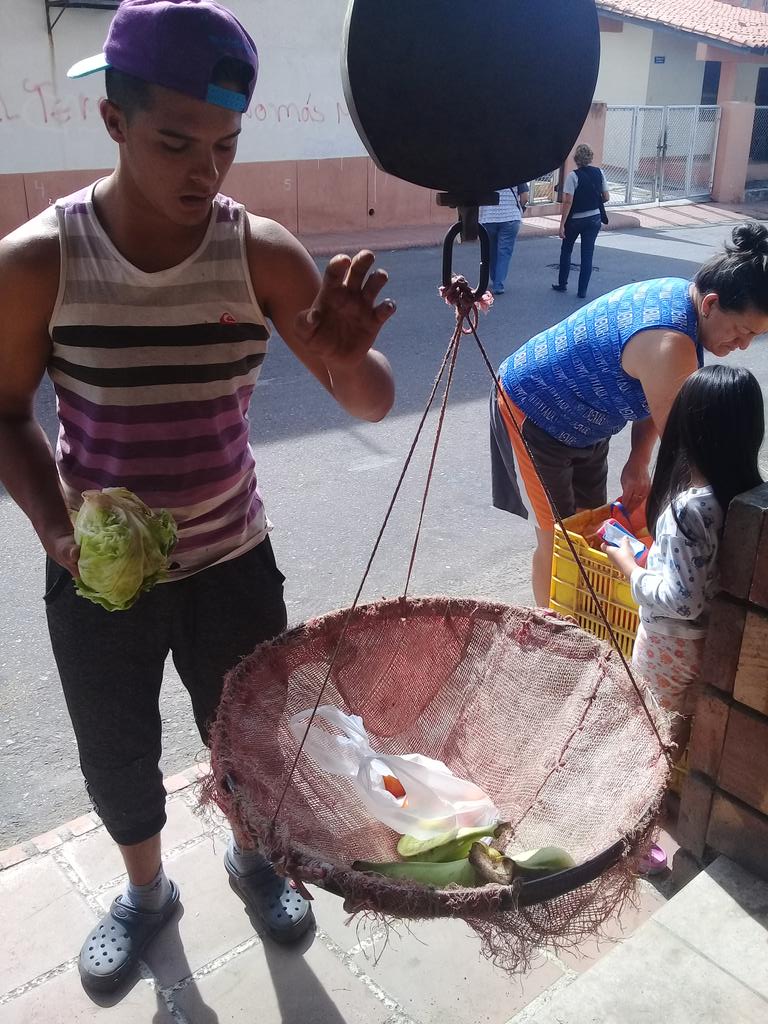 Homoslim's tweet photo. Zo gaat dat hier in #venezuela https://t.co/2A6YeJNaG1