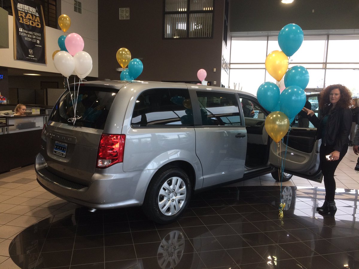 SMasottiCTV's tweet photo. .@DoGoodDivas announce the donation of a 2019 Dodge Caravan to the @CMHAWECB. @WindsorChrysler will take care of the vehicle’s maintenance for the next 5 years. @CTVWindsor https://t.co/aIaxfdsuDK